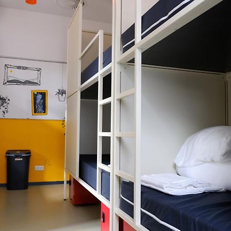 Hostel & Bar De Basis زفولا المظهر الخارجي الصورة