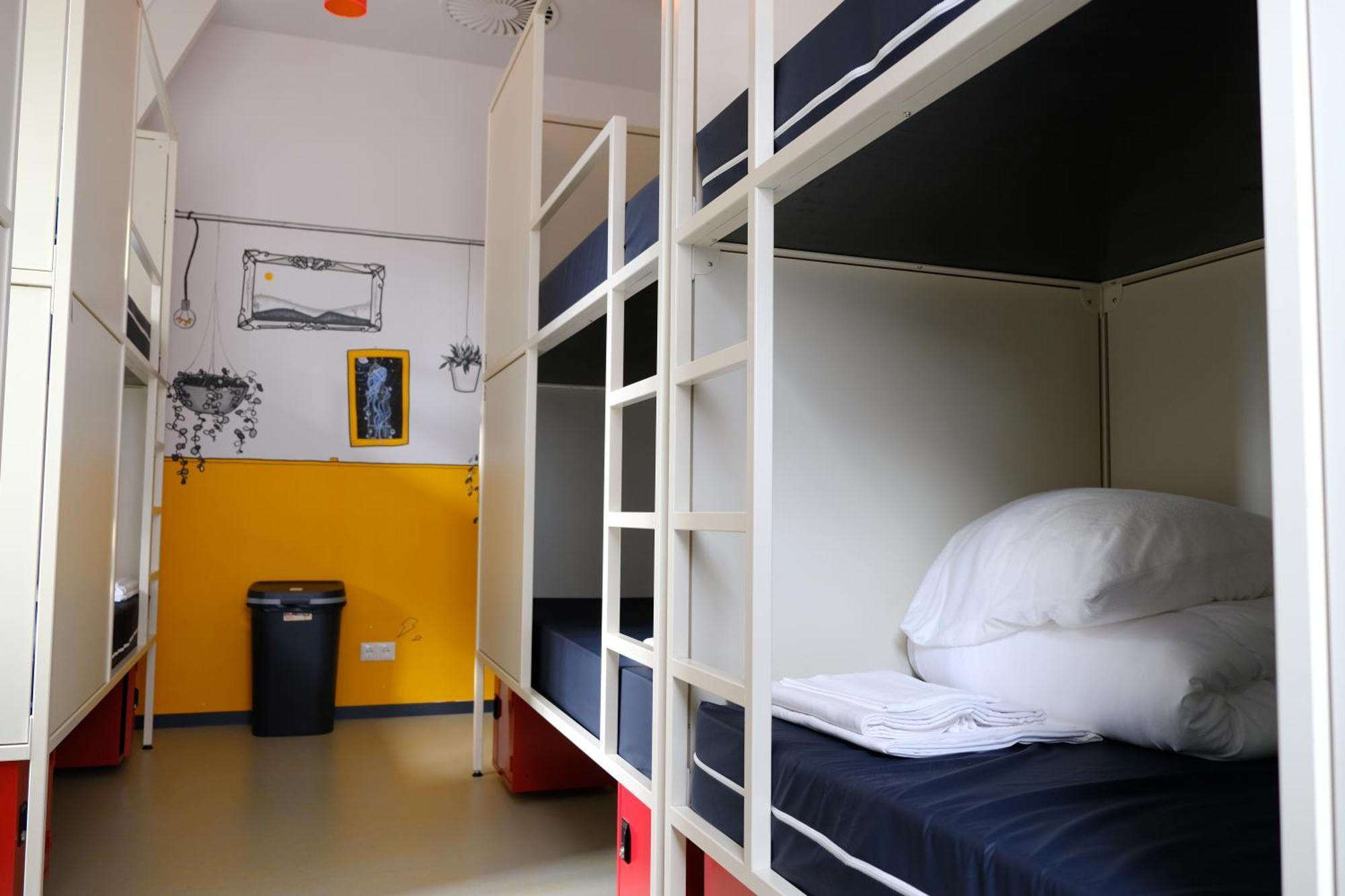 Hostel & Bar De Basis زفولا المظهر الخارجي الصورة