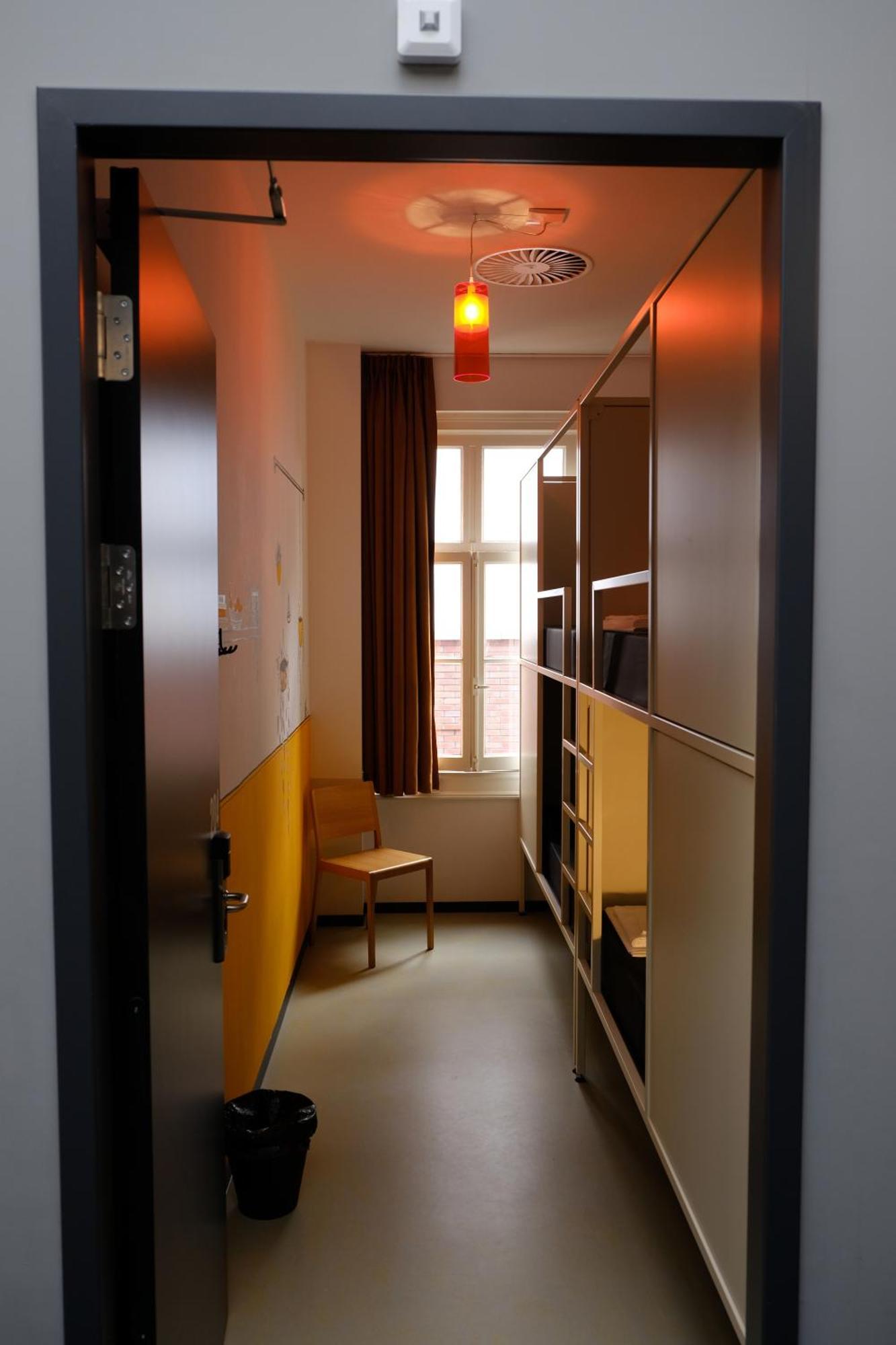Hostel & Bar De Basis زفولا المظهر الخارجي الصورة