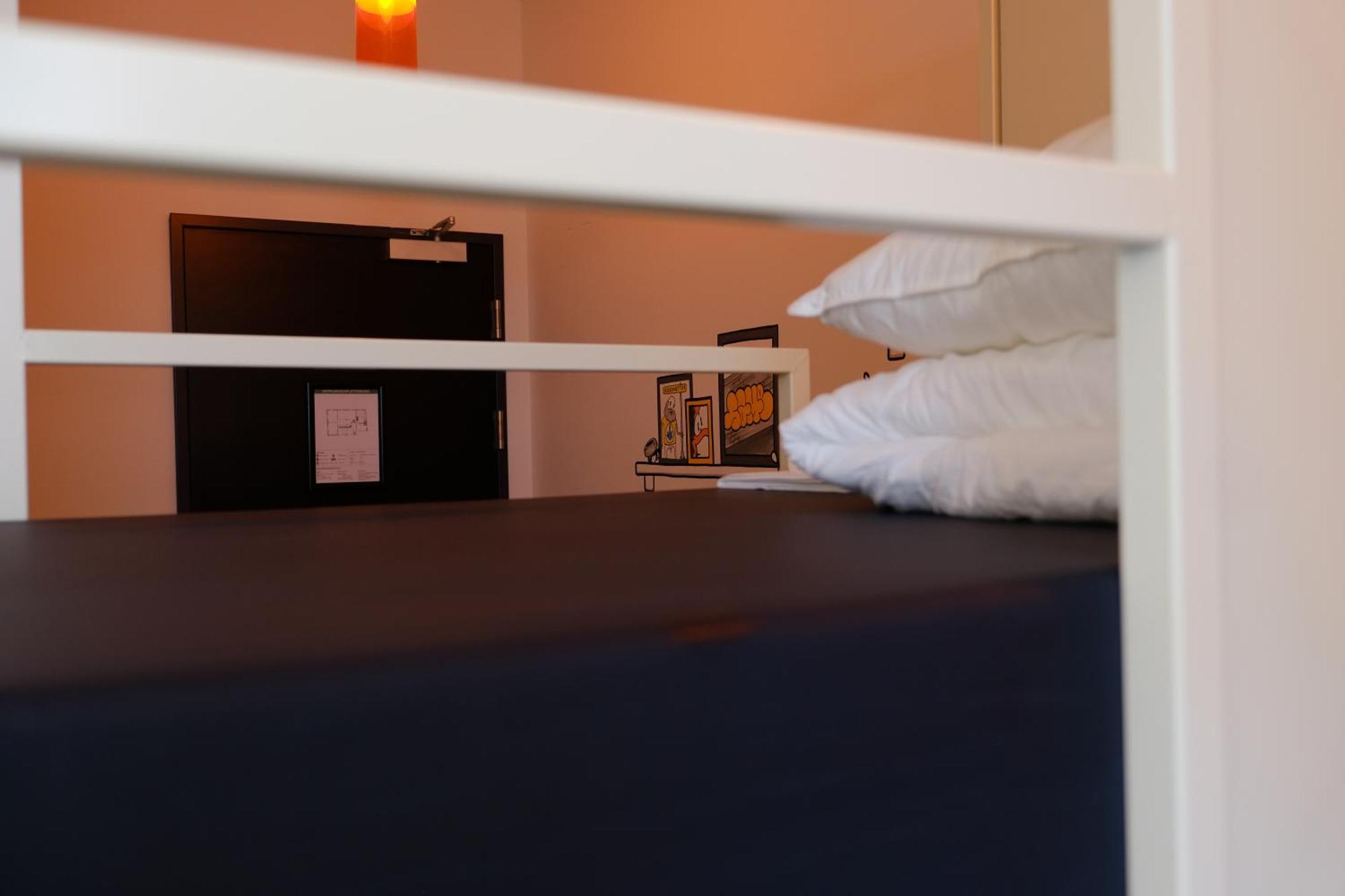 Hostel & Bar De Basis زفولا المظهر الخارجي الصورة