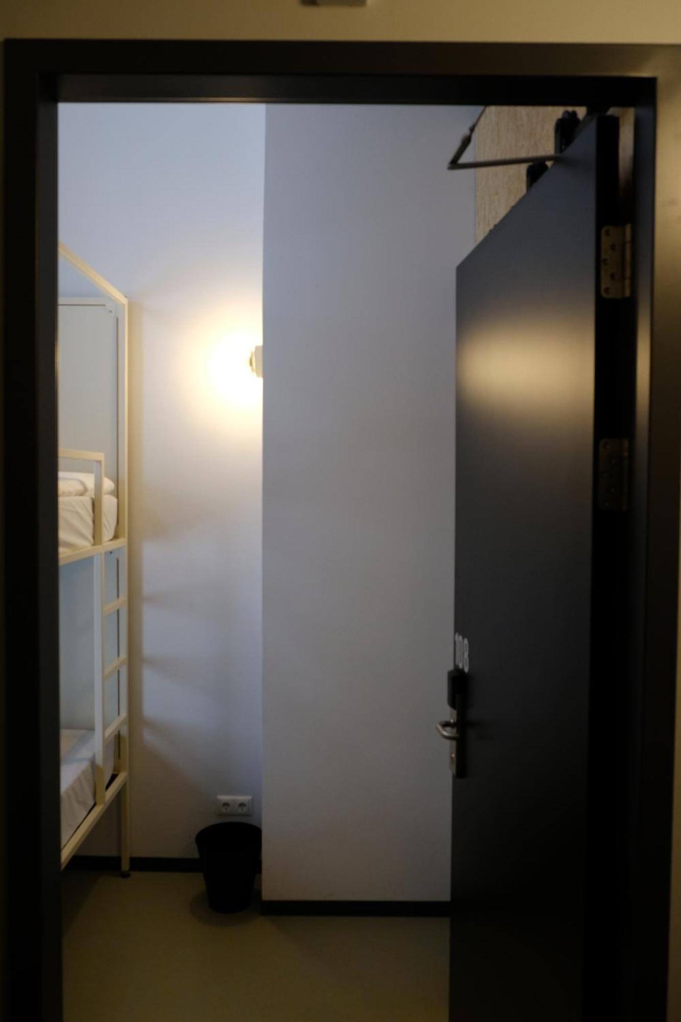 Hostel & Bar De Basis زفولا المظهر الخارجي الصورة