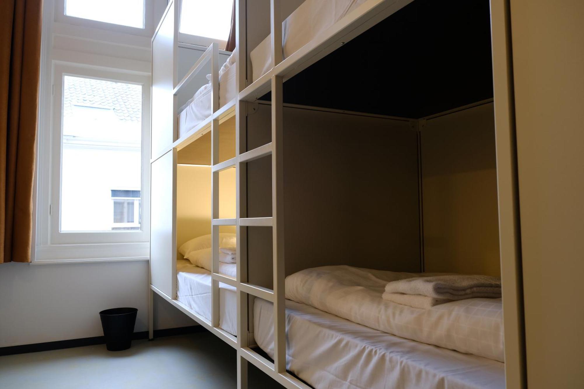 Hostel & Bar De Basis زفولا المظهر الخارجي الصورة
