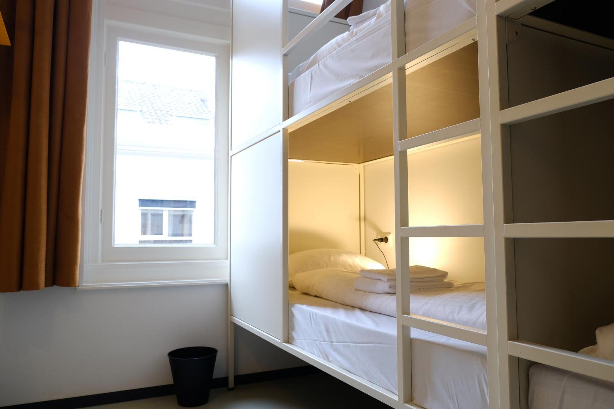 Hostel & Bar De Basis زفولا المظهر الخارجي الصورة