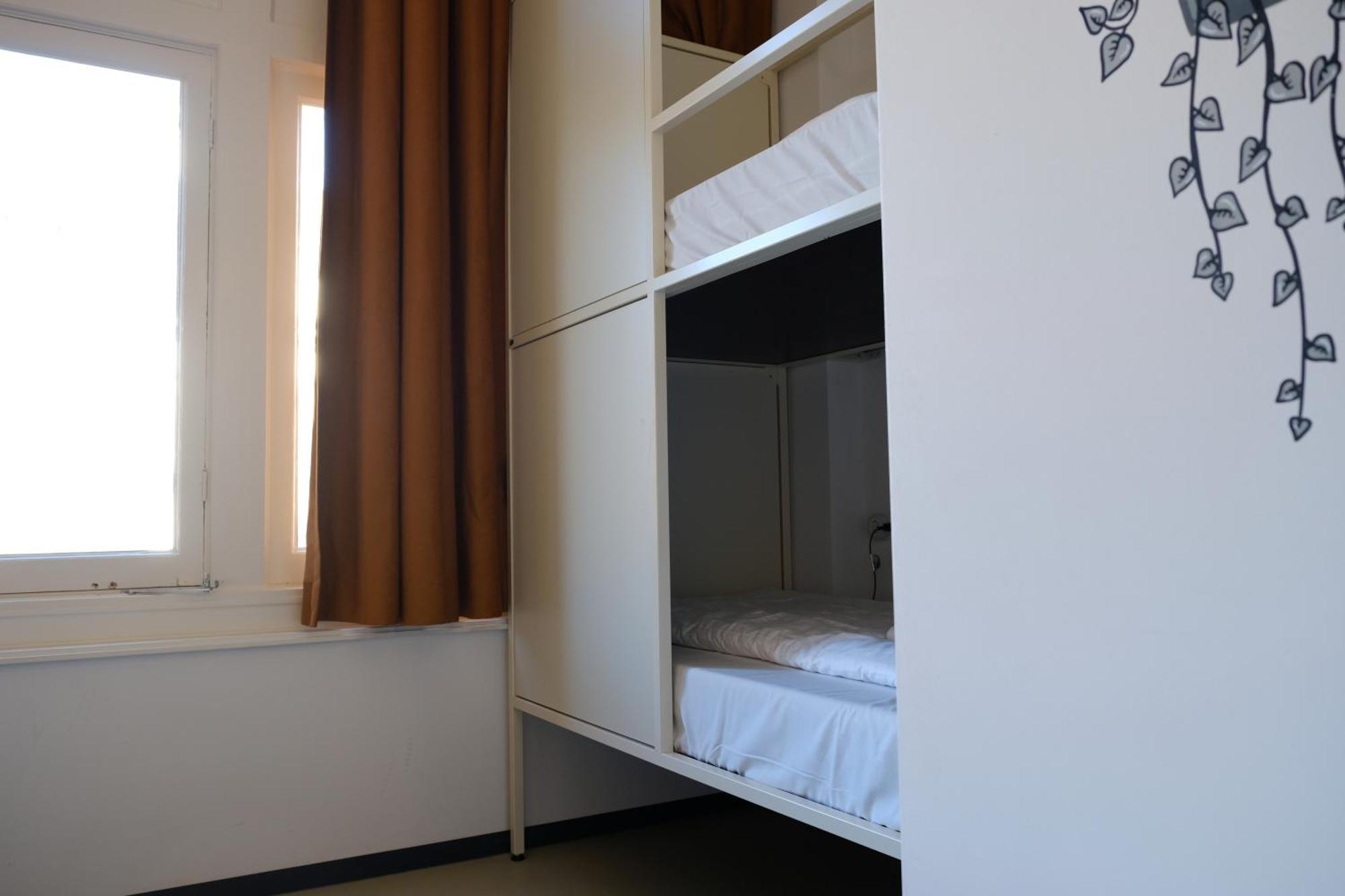 Hostel & Bar De Basis زفولا المظهر الخارجي الصورة